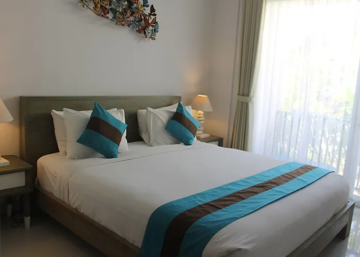 Hola Seminyak (Bali)