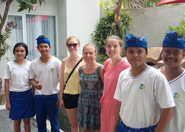 Hola Seminyak (Bali)