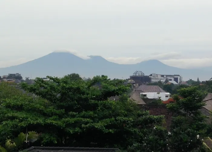 Hola Hotel Seminyak (Bali)
