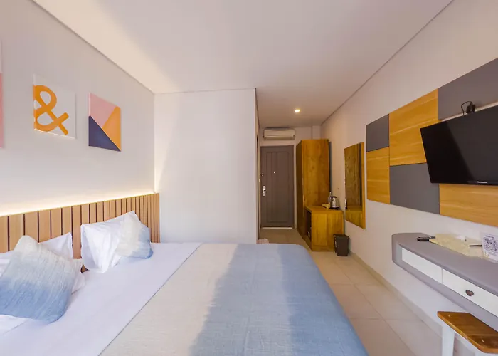 Hotel Hola 3*